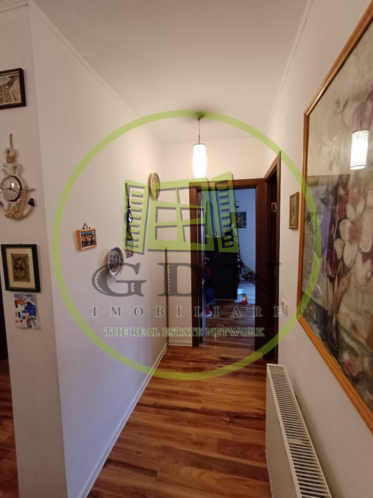 Apartament la casă de vânzare - 7 camere | 170 mp | Strada Lupeni