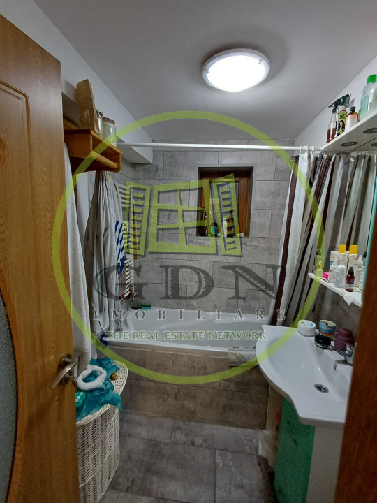 Apartament la casă de vânzare - 7 camere | 170 mp | Strada Lupeni