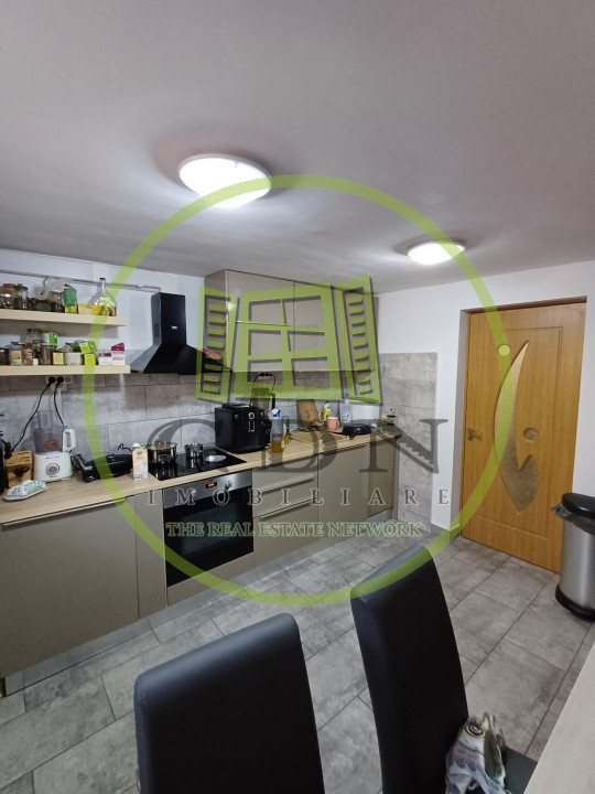 Apartament la casă de vânzare - 7 camere | 170 mp | Strada Lupeni