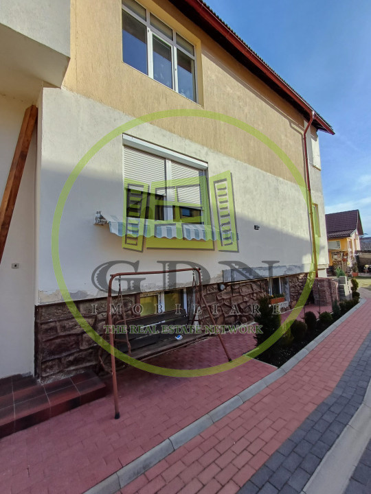 Apartament la casă de vânzare - 7 camere | 170 mp | Strada Lupeni