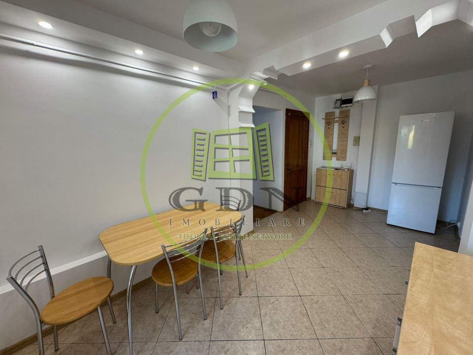 Apartament 2 camere, decomandat, 54mp, cartier Rovine, zona Parculet Rovine