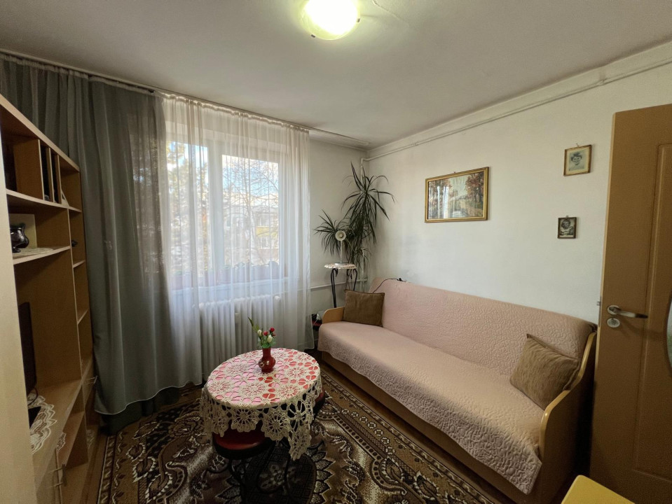 Apartament mobilat, 3 camere, Plopilor, 146.900 EUR