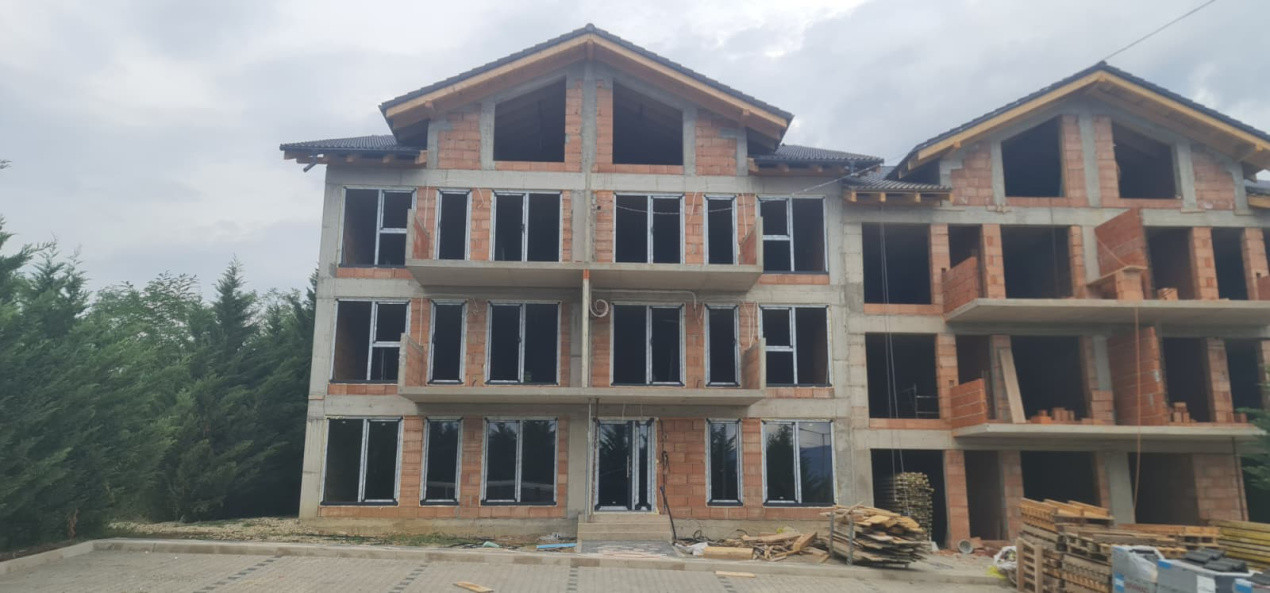 Au ramas doar doua case, casa 3 si casa 5, Cristian