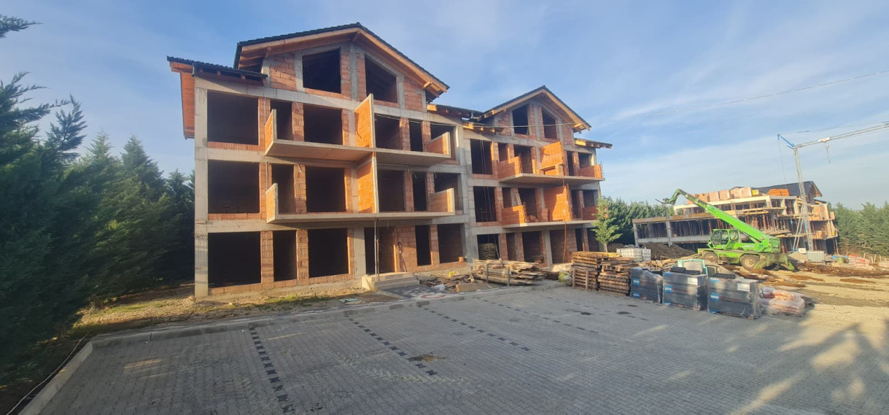 Au ramas doar doua case, casa 3 si casa 5, Cristian