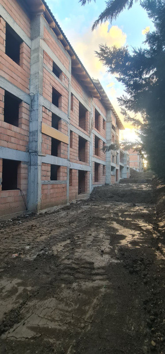Au ramas doar doua case, casa 3 si casa 5, Cristian