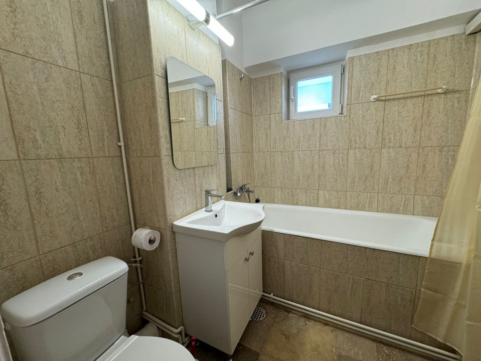 Apartament 3 camere, decomandat, 87mp, Centru, zona Piata Mare