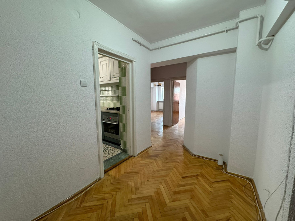 Apartament 3 camere, decomandat, 87mp, Centru, zona Piata Mare