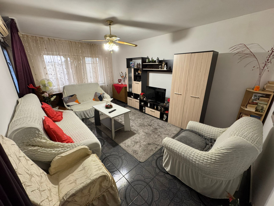 Apartament 3 camere, decomandat, 67mp, Cartier Cornitoiu, zona Unitatea Militara