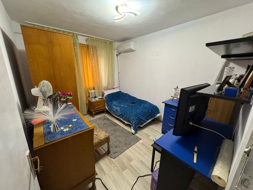 Apartament 3 camere, decomandat, 67mp, Cartier Cornitoiu, zona Unitatea Militara