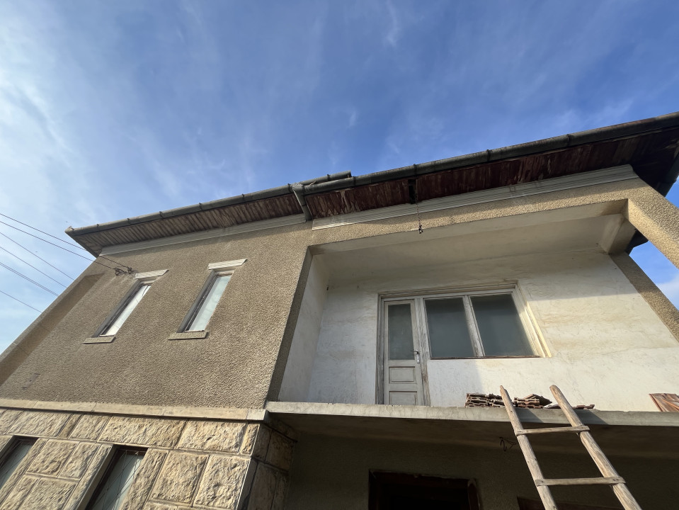 Teren cu casa renovabilă în Suceag