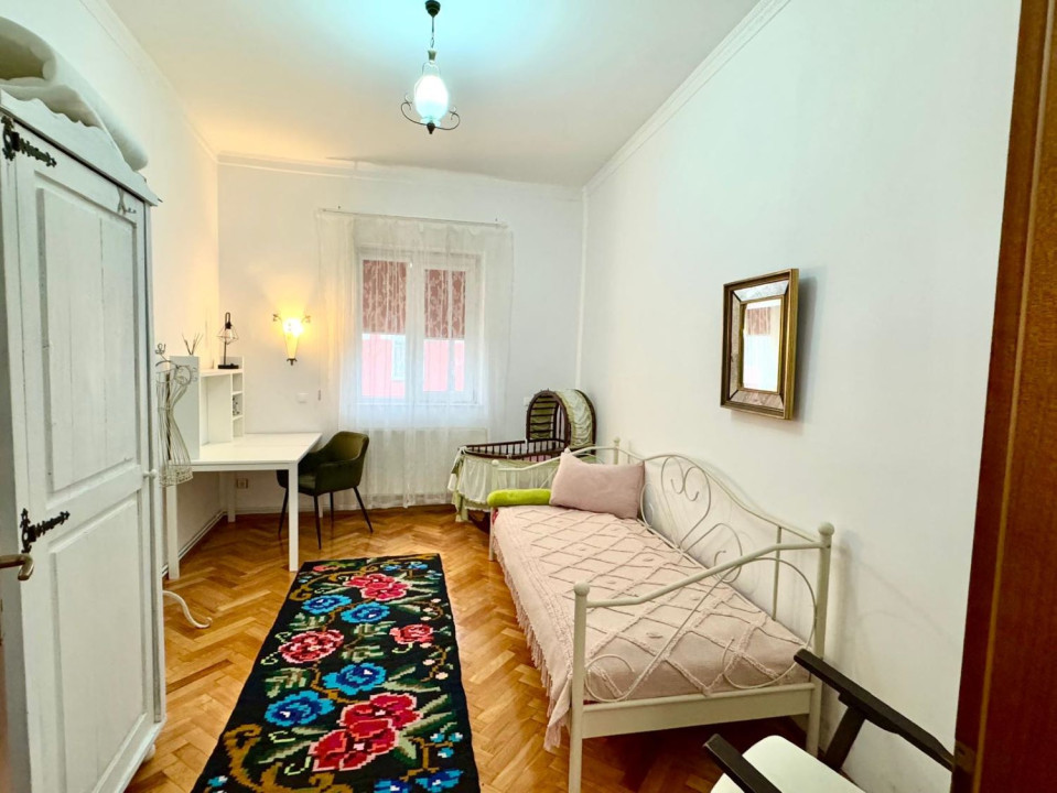 Apartament de inchiriat la casa cu curte