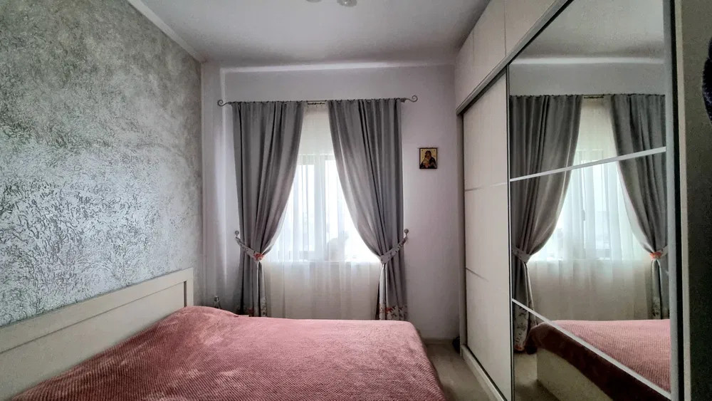 Penthouse de vanzare 3 camere  65mp+ 42 mp terasele  Doamna Stanca