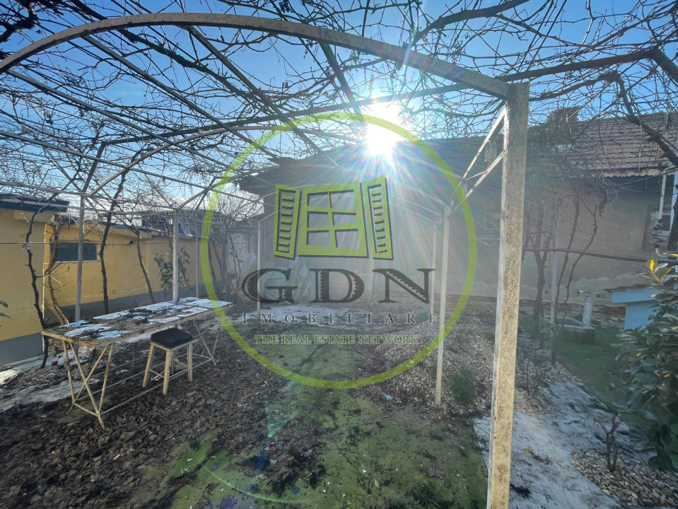 Casă impunătoare D+P+1 cu 709 mp teren și toate utilitățile în Balta Verde