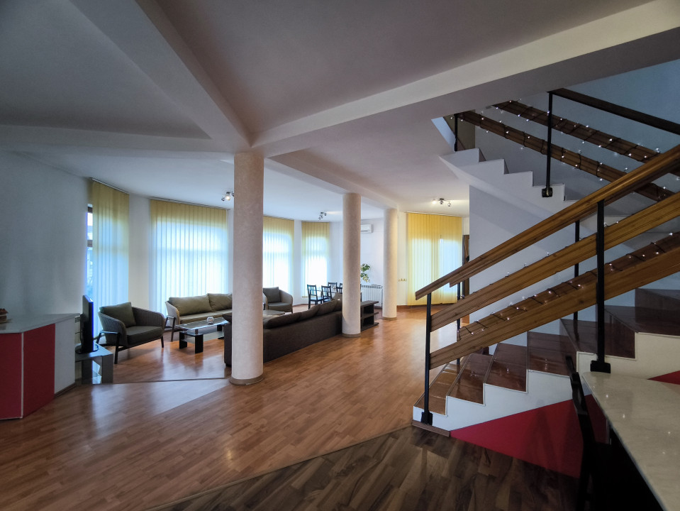 Casa P+1 cu 5 camere, suprafață utilă 180mp, Teren 1132 mp, Sânmartin