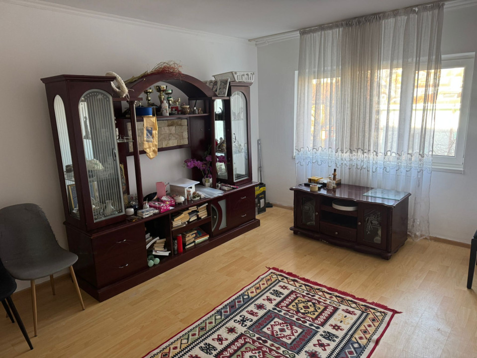 Apartament 3 camere, zona Independenței