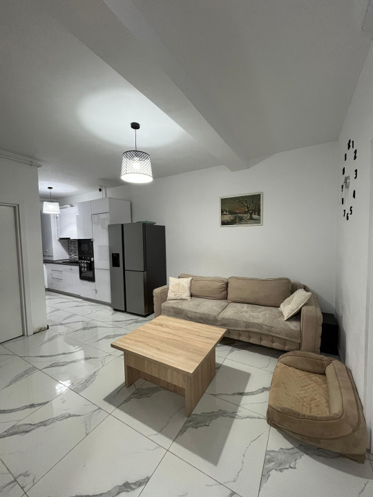 Apartament de vanzare 3 camere + gradina privata 