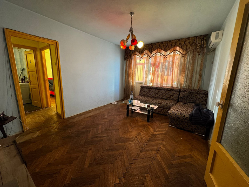 Apartament 3 camere, semidecomandat, 67mp, George Enescu, zona Liceul de Chimie