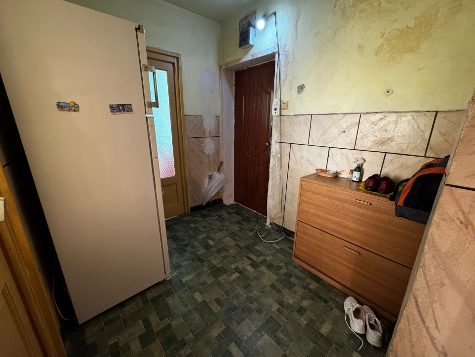 Apartament 3 camere, semidecomandat, 67mp, George Enescu, zona Liceul de Chimie