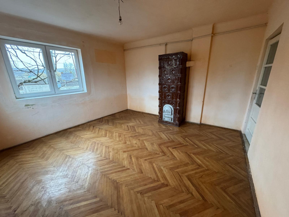 Ocazie! Casă familială cu 2 apartamente, 150 mp. Sânnicoară, 219900 Eur