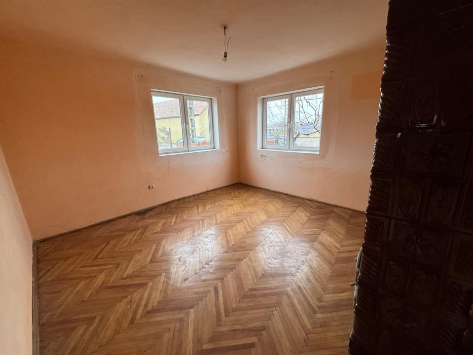 Ocazie! Casă familială cu 2 apartamente, 150 mp. Sânnicoară, 219900 Eur