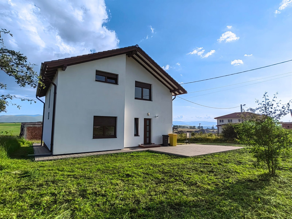 Casa de vanzare, 136mp utili, cu priveliste spre muntii Fagaras, zona Bavaria