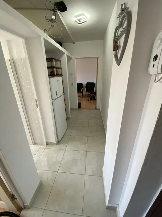 Apartament de vanzare - zona Semiluna 3 camere