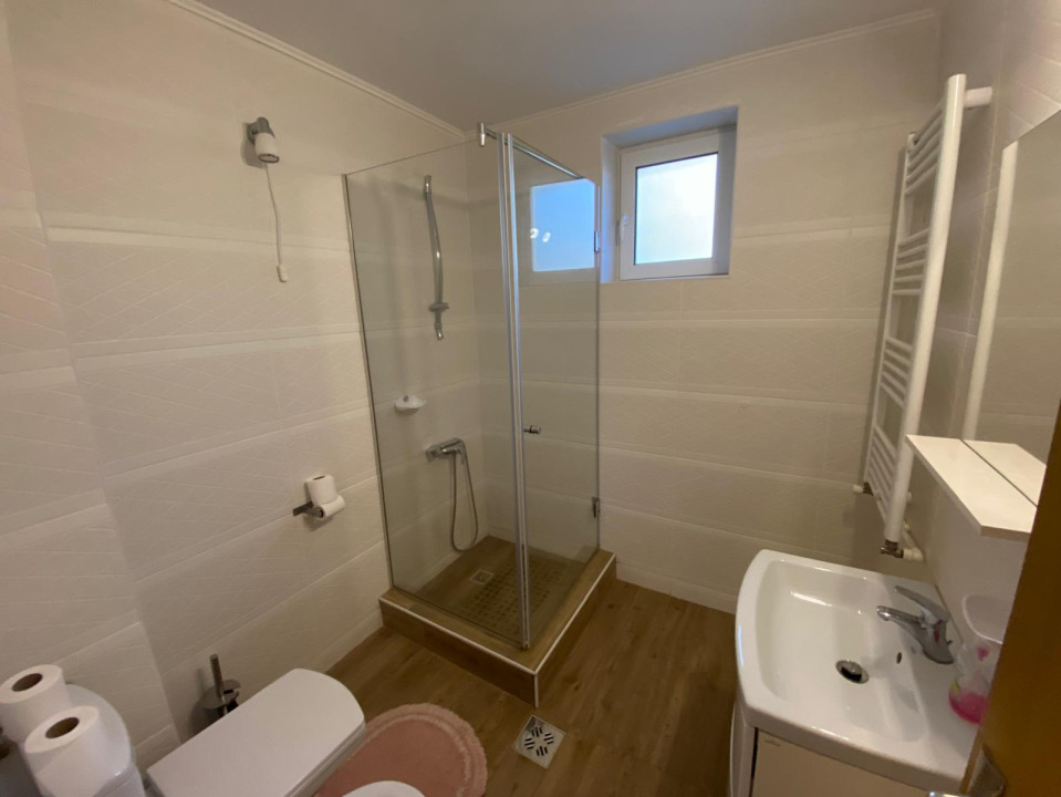 Închiriere casă mobilată, 200 mp., 5 camere, Luna de Sus, 800Eur