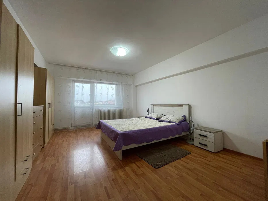 Închiriez apartament 3 camere, zona Turnișor