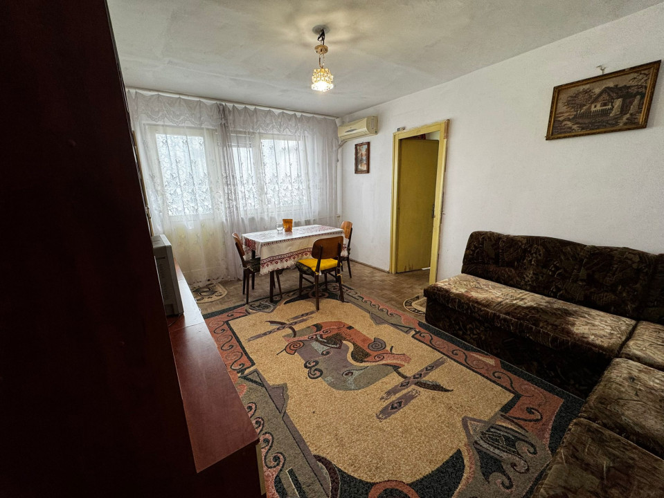 Apartament 2 camere, semidecomandat, 42mp, cartier Craiovita Noua