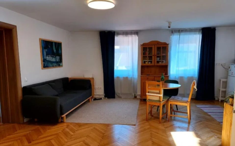 Apartament 3 camere suprafata  total de 89,44mp de vanzare, -Central