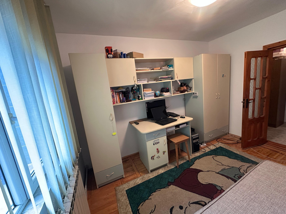 Apartament 3 camere, Sud, 70 mp utili