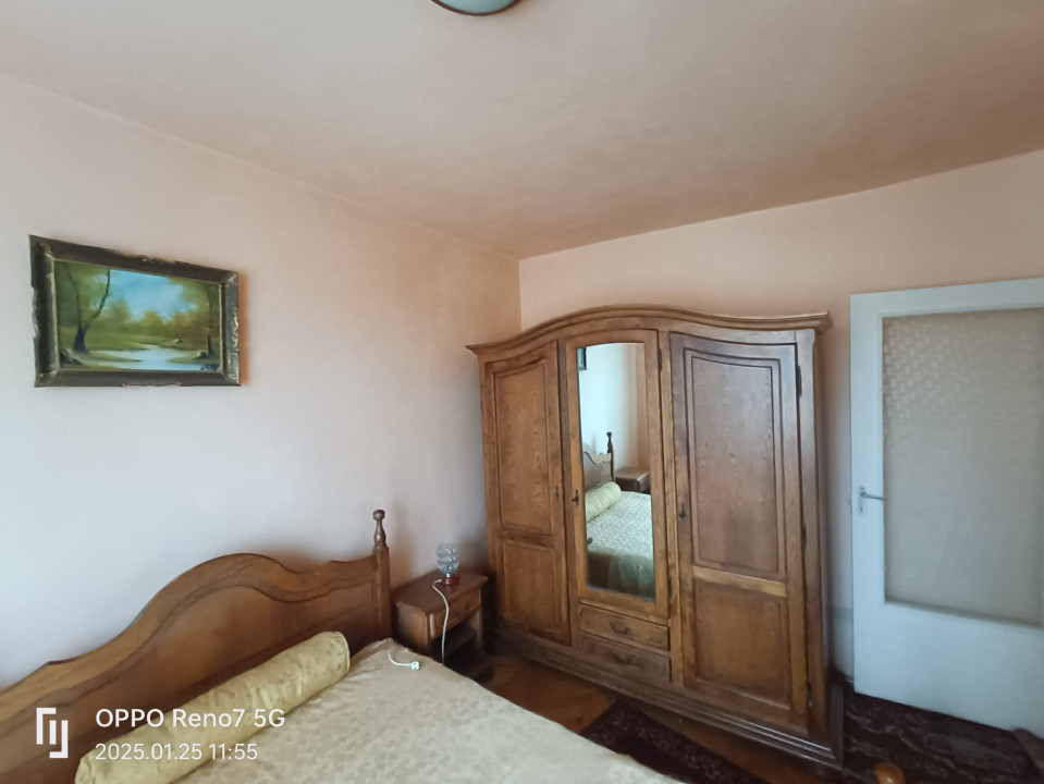 Apartament cu 3 camere de vânzare