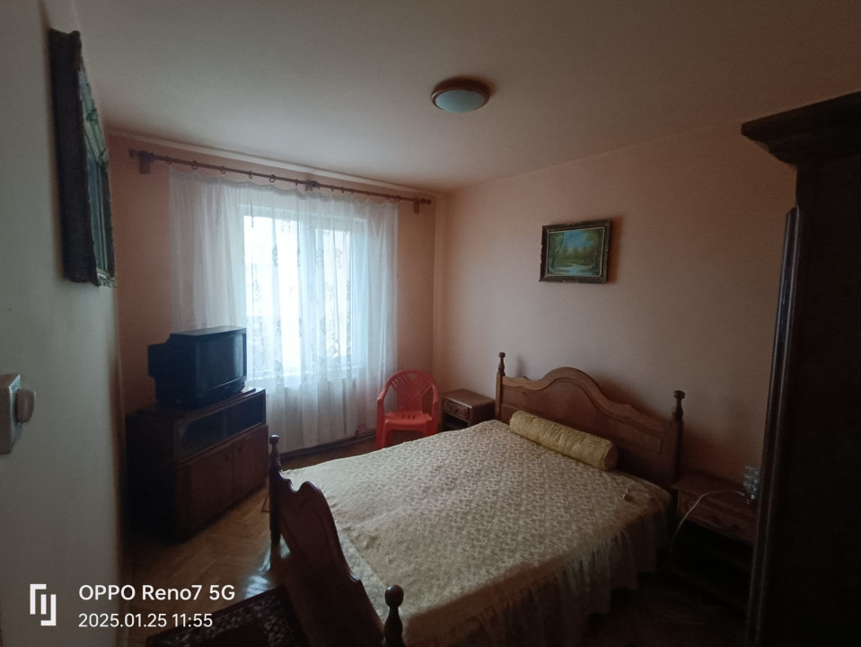 Apartament cu 3 camere de vânzare