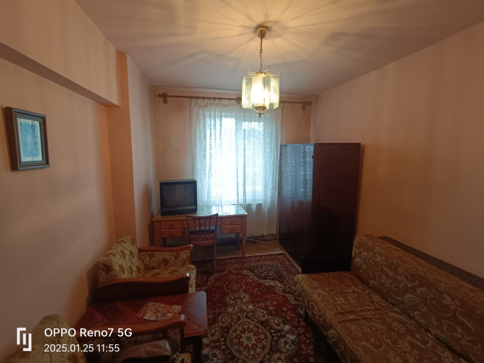 Apartament cu 3 camere de vânzare