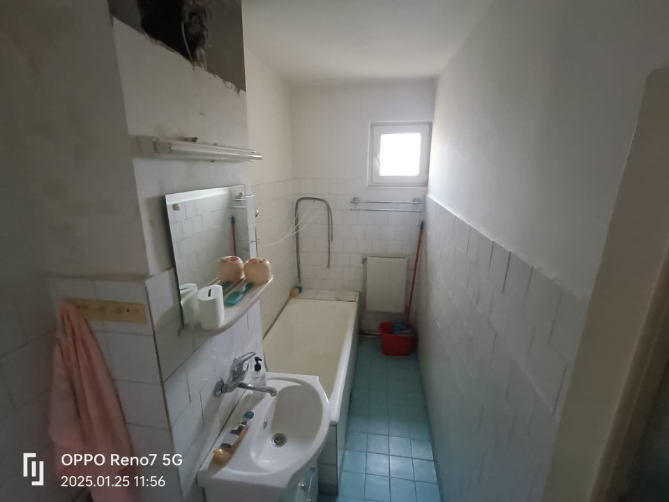 Apartament cu 3 camere de vânzare