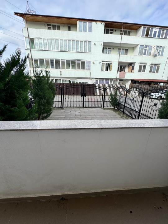 Apartamen 3 camere 50mp,mobilat si  cu o curte proprie  de inchiriat in Cisnadie