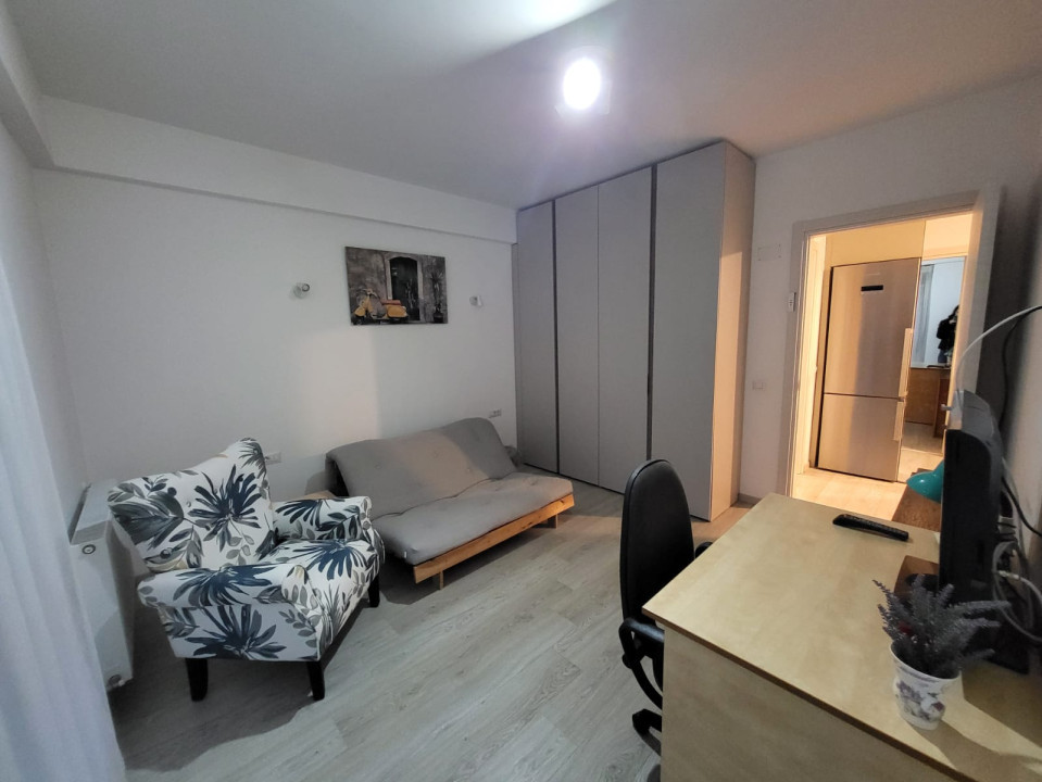 Apartament 3 camere, semidecomandat, 69 mp., cartier Centru, zona Bujorului