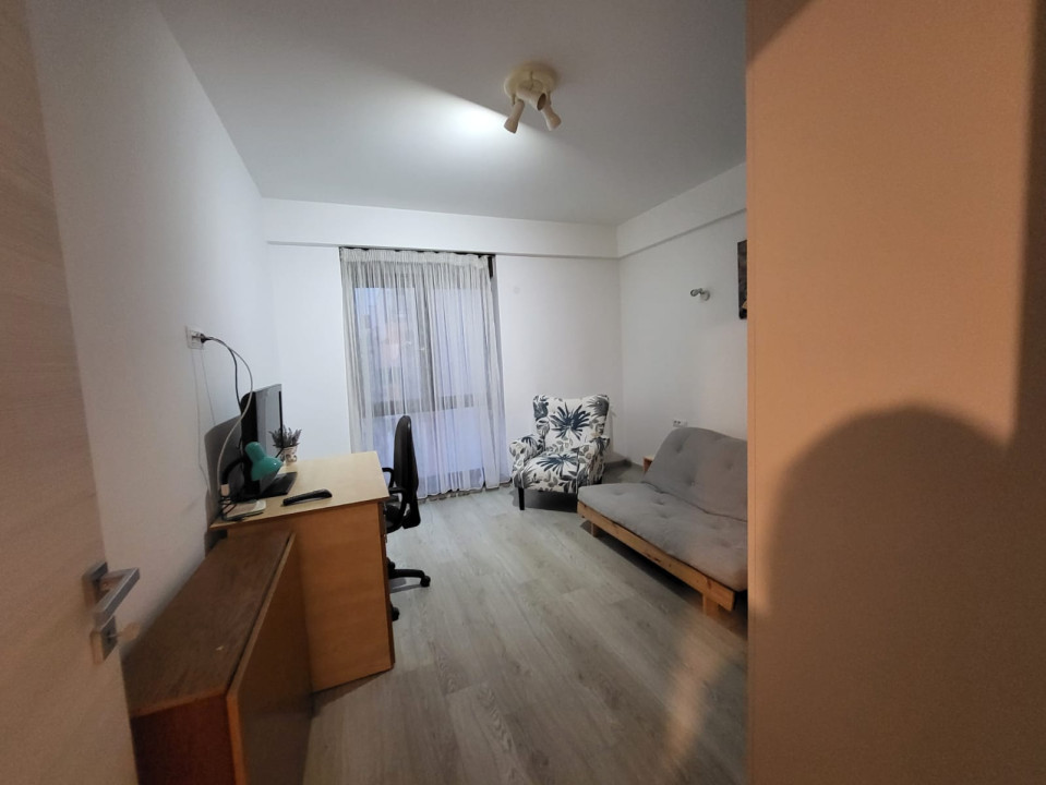 Apartament 3 camere, semidecomandat, 69 mp., cartier Centru, zona Bujorului