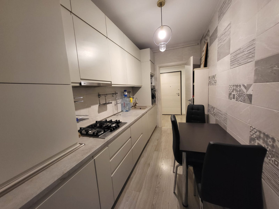 Apartament 3 camere, semidecomandat, 69 mp., cartier Centru, zona Bujorului