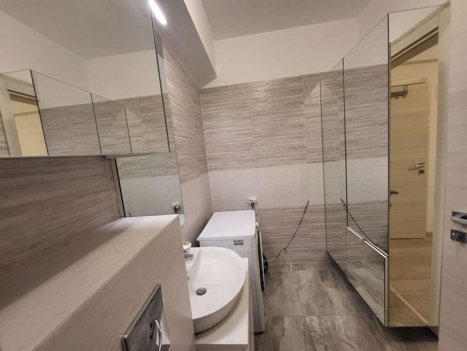 Apartament 3 camere, semidecomandat, 69 mp., cartier Centru, zona Bujorului