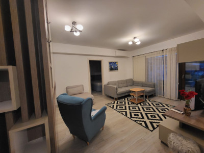 Apartament 3 camere, semidecomandat, 69 mp., cartier Centru, zona Bujorului