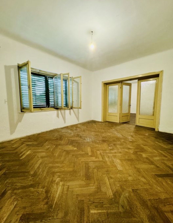 Apartament spatios de vanzare la casa, 78 mp utili, zona centrala. 