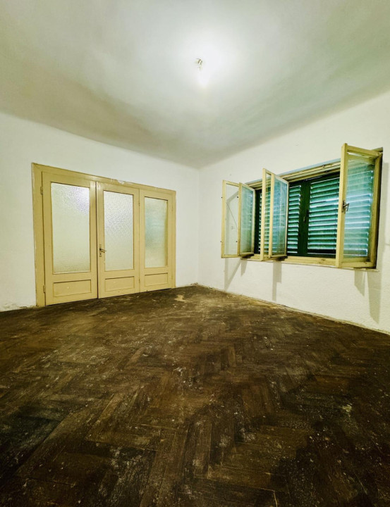 Apartament spatios de vanzare la casa, 78 mp utili, zona centrala. 